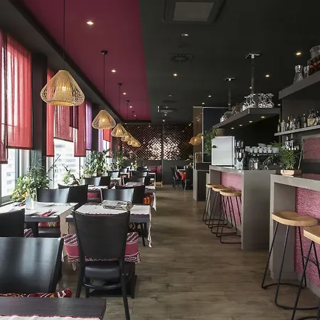 מלון Homaris West Side (adults Only) 4*