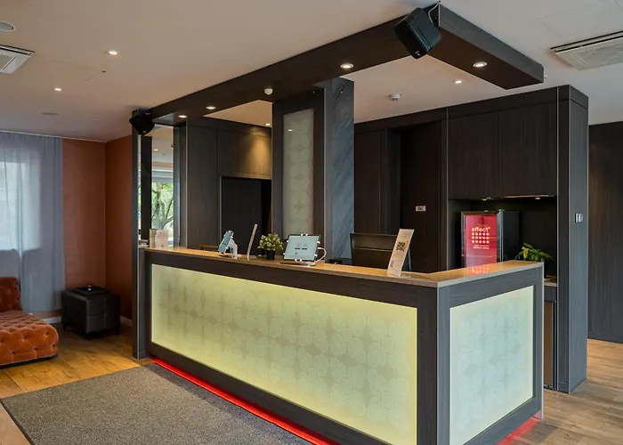 ホテル Homaris West Side (adults Only) 4*